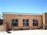 Beach House Accommodation - Port McDougall