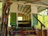 Tussen-I-Bome Oxwagon 