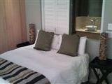 Afrika Sun Suites: Papa G's Accommodation